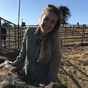 Meet your Posher, Amelia